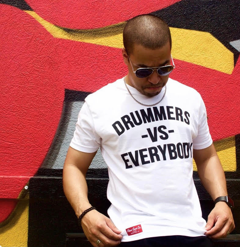 DRUMMERS VS EVERYBODY TEE(white/black)