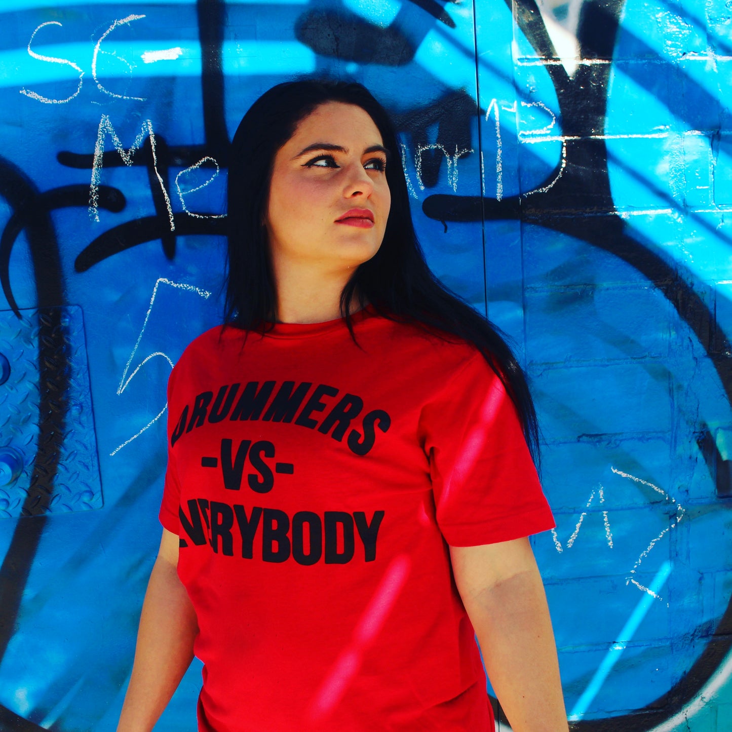 DRUMMERS VS EVERYBODY TEE(red/black)