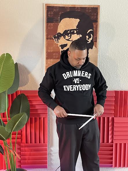 DRUMMERS VS EVERYBODY HOODIE(black)