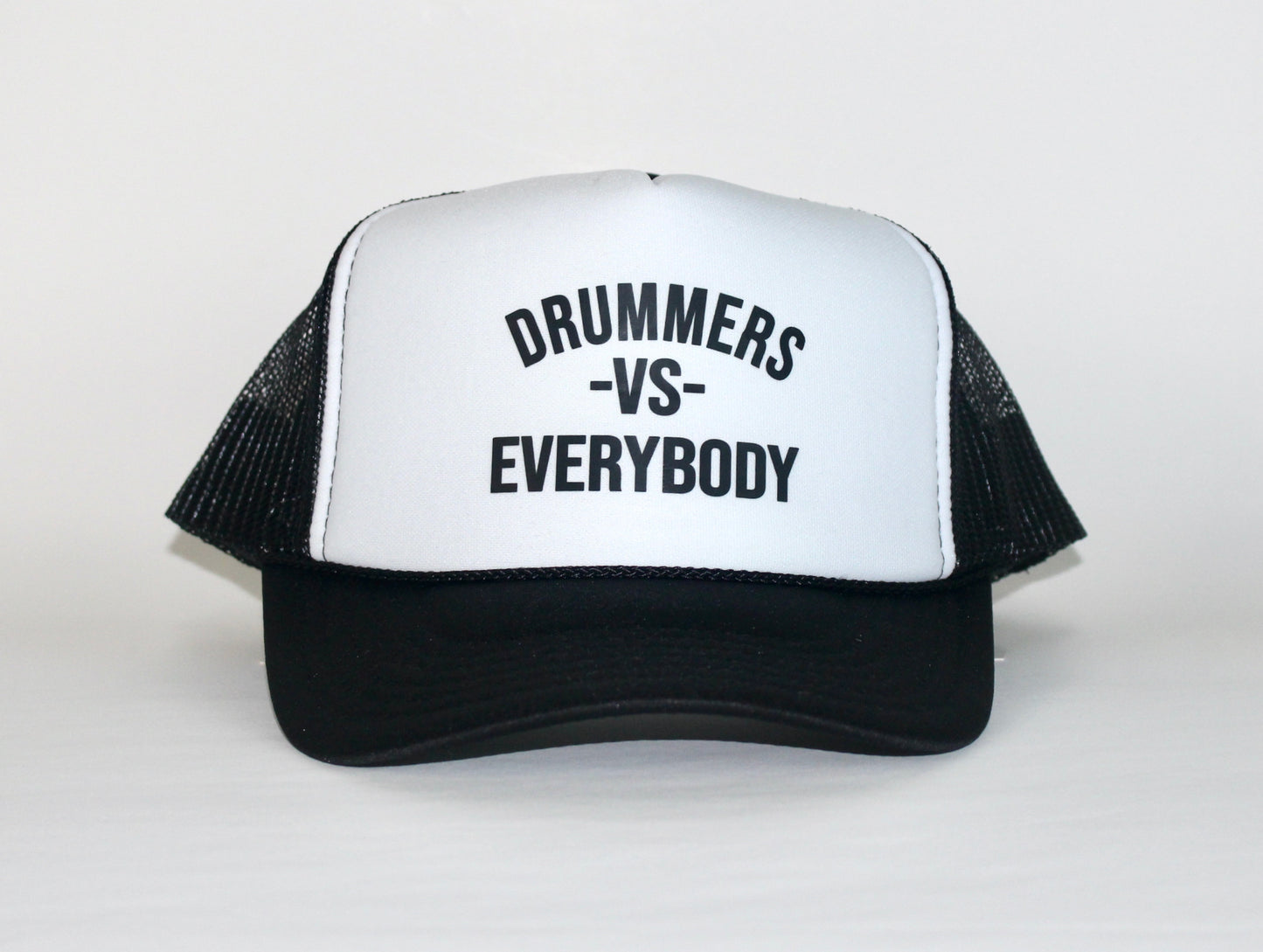 DRUMMERS VS EVERYBODY TRUCKER HAT(BLACK/WHITE)