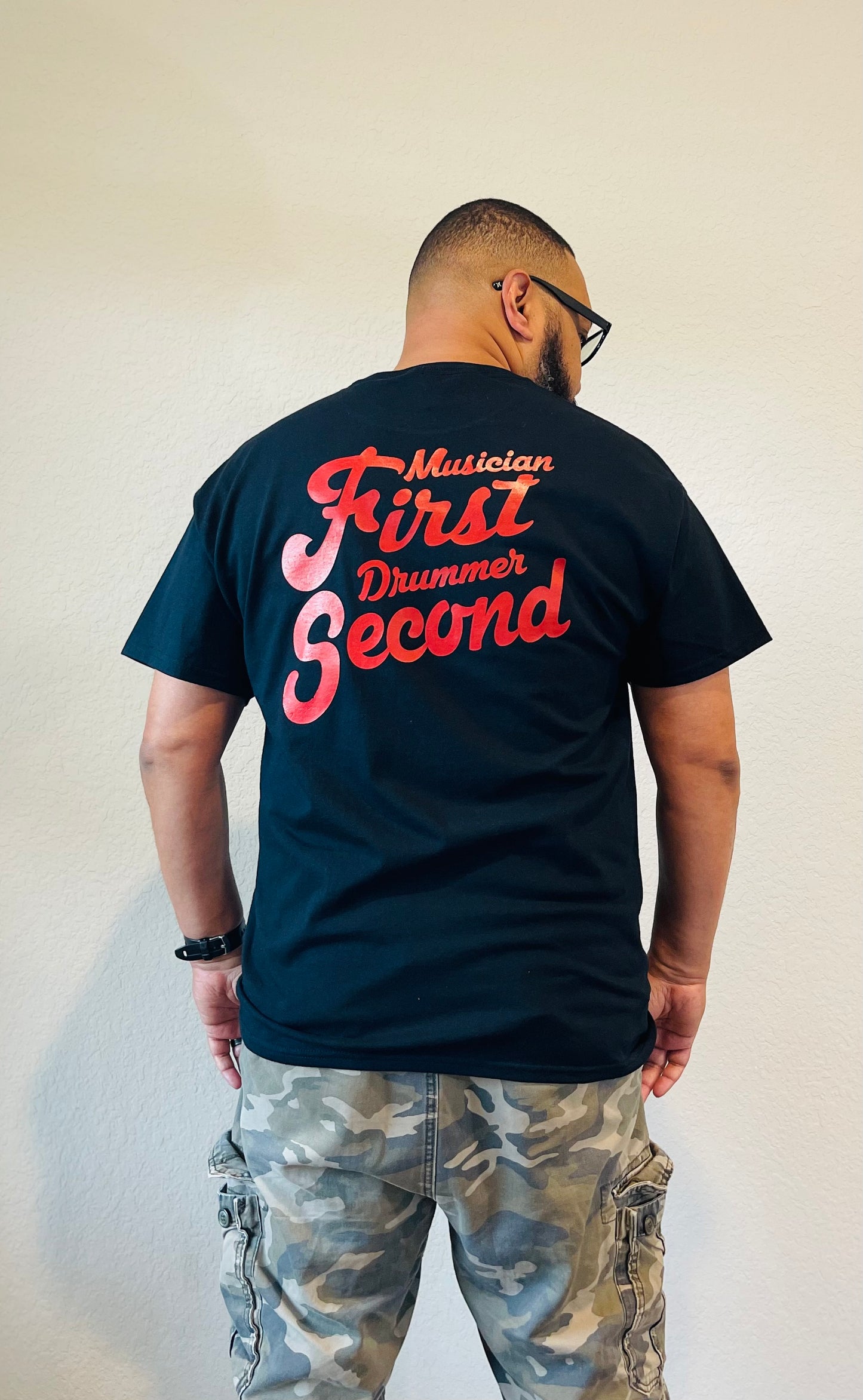 MUSICIAN FIRST DRUMMER SECOND TEE (black/red)